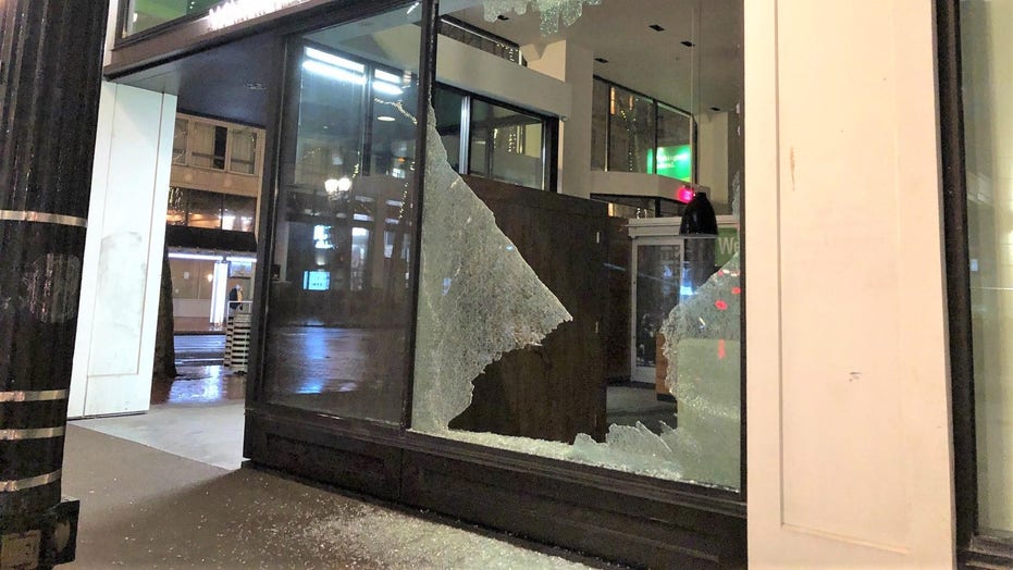 Portland rioters smash courthouse window, damage businesses before police  declare unlawful assembly | Fox News