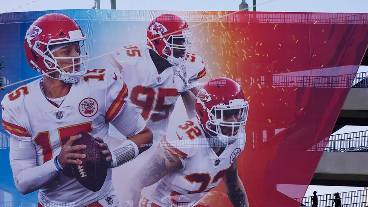 Fans arrive before the NFL Super Bowl 55 football game between the Kansas City Chiefs and Tampa Bay Buccaneers, Sunday, Feb. 7, 2021, in Tampa, Fla. 