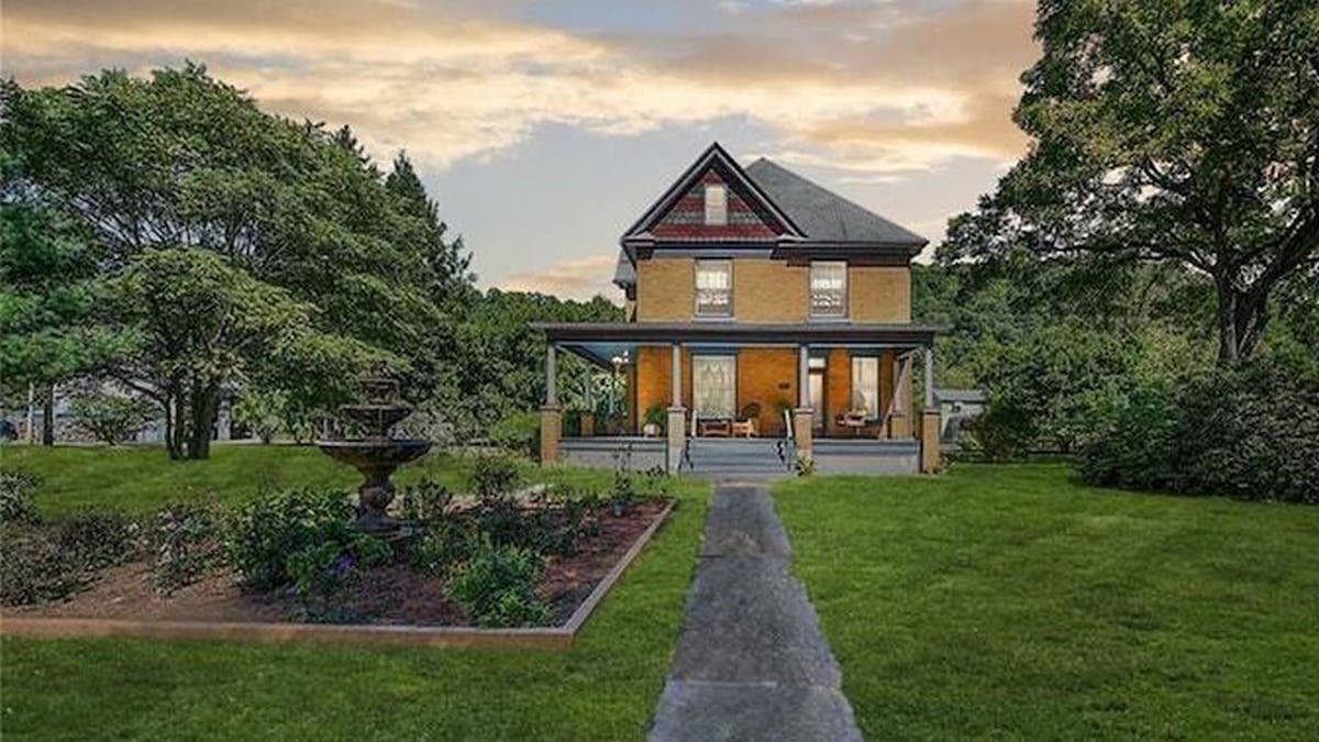 The home of "The Silence of the Lambs" antagonist Buffalo Bill has been sold after four months on the market. (Credit: Alexis Zakis)