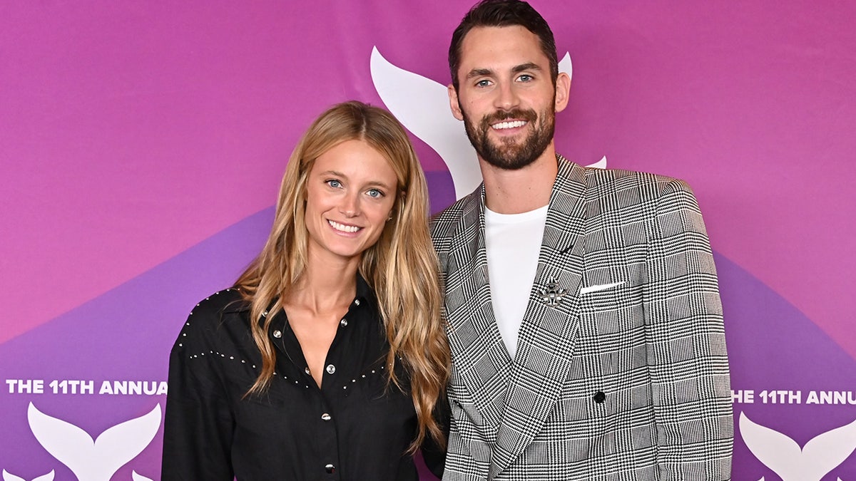 Kate Bock talks holiday plans, gifts with husband Kevin Love