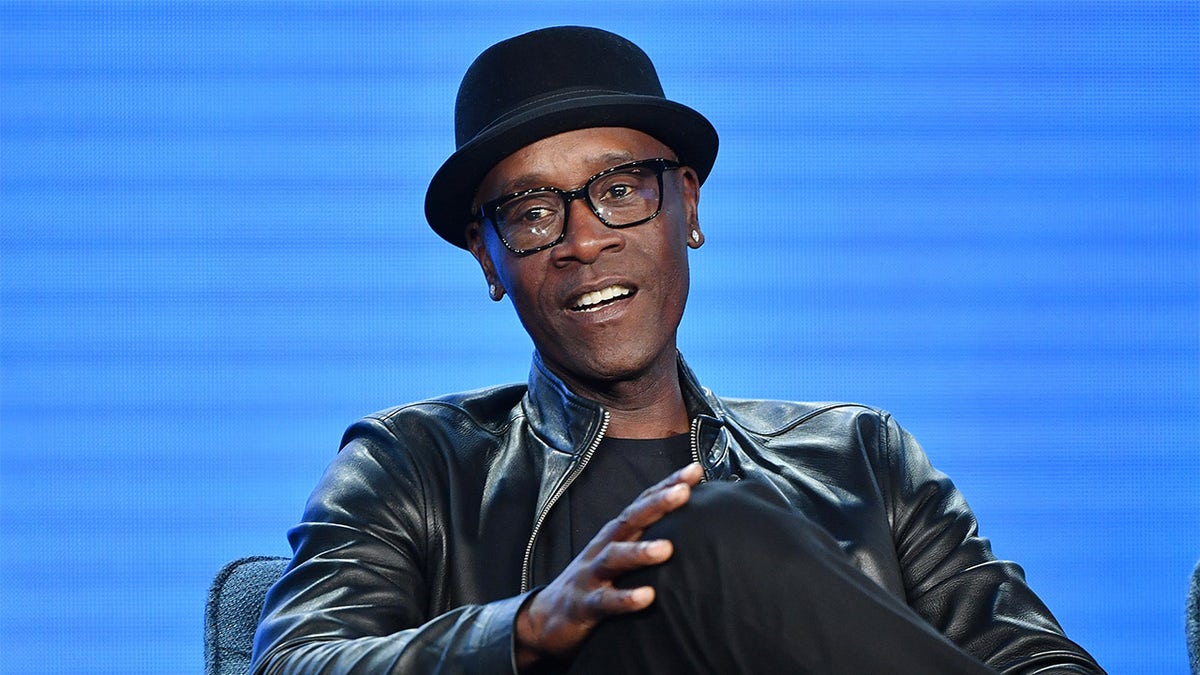 Don Cheadle is starring in a new commercial alongside his lookalike brother Colin for Michelob ULTRA Organic Seltzer.