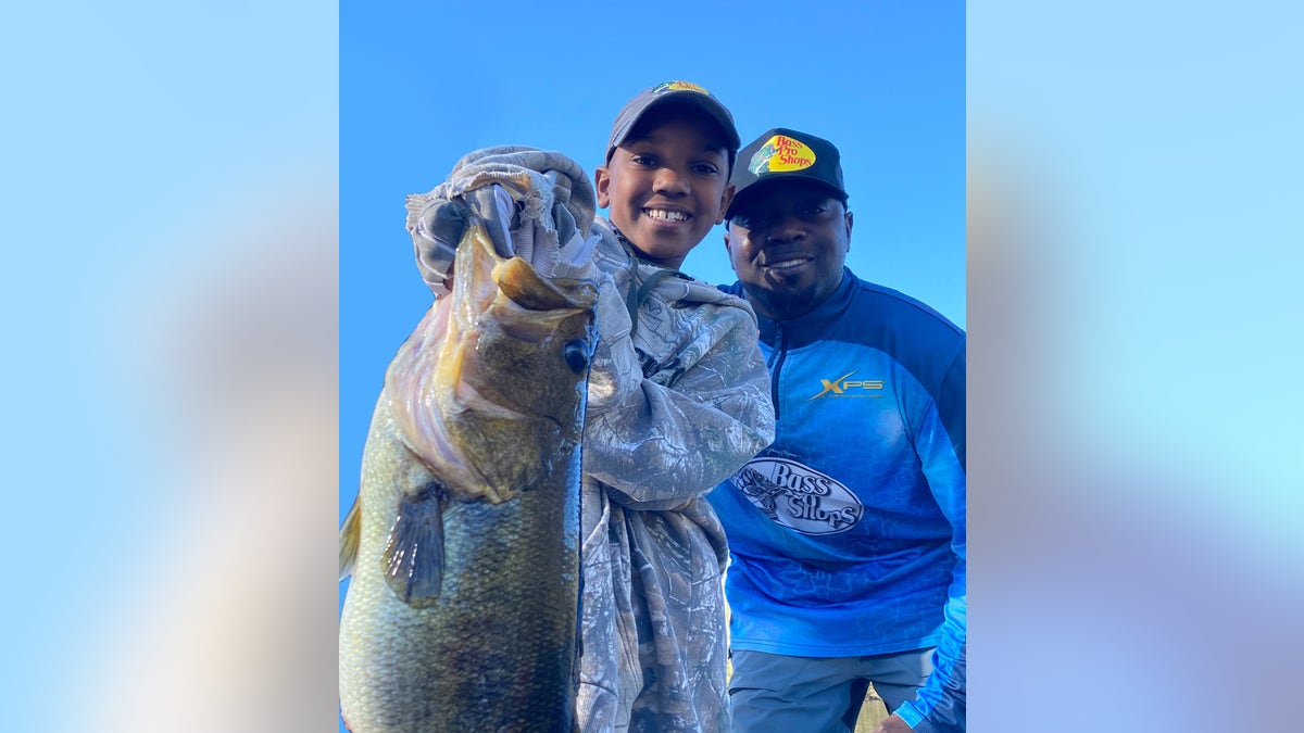 Bass Pro Shops hosting new amateur fishing tournament, giving away