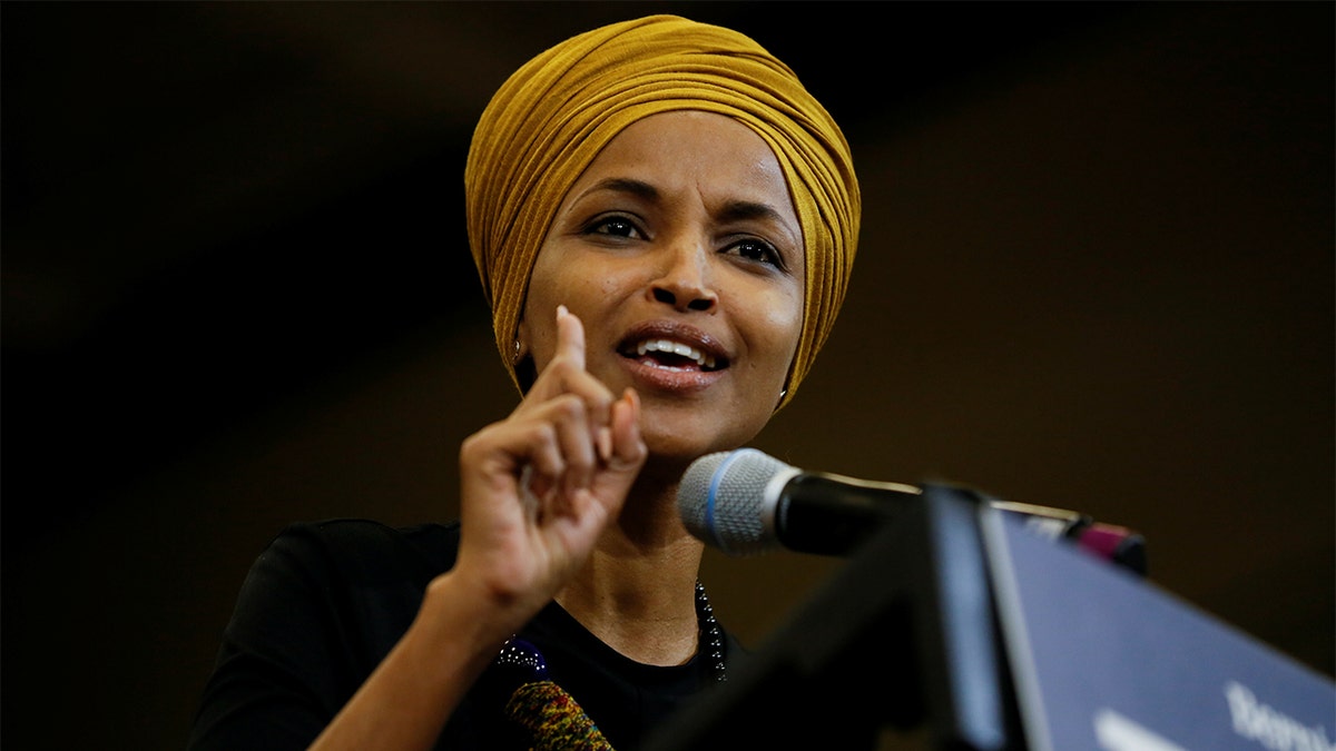 U.S. Representative Ilhan Omar (D-MN) introduces Democratic 2020 U.S. presidential candidate and U.S. Senator Bernie Sanders (I-VT) at a campaign event in Nashua, New Hampshire, U.S., December 13, 2019.  REUTERS/Elizabeth Frantz - RC2PUD9RWMHC