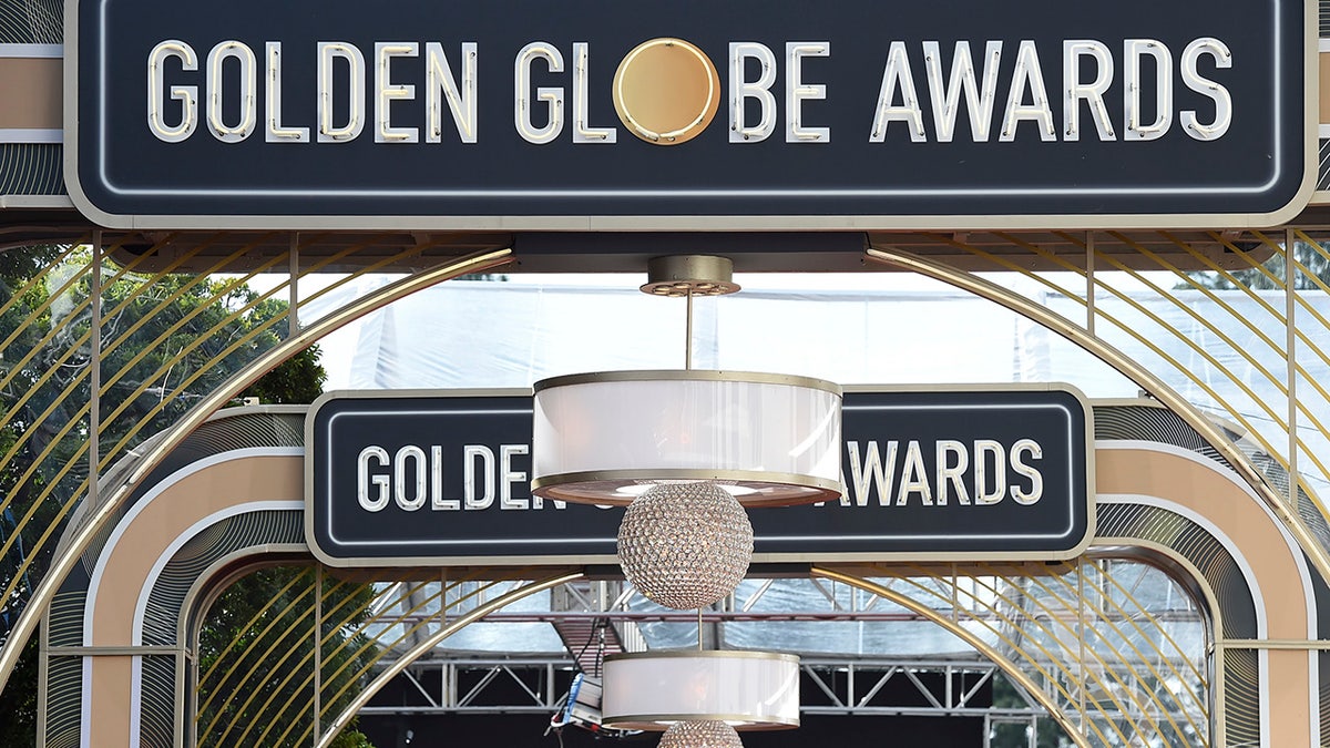 Golden Globes sign