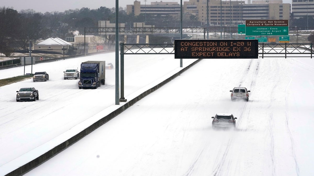 Drivers on Interstate 55 in Jackson, Miss., on Monday. (AP)