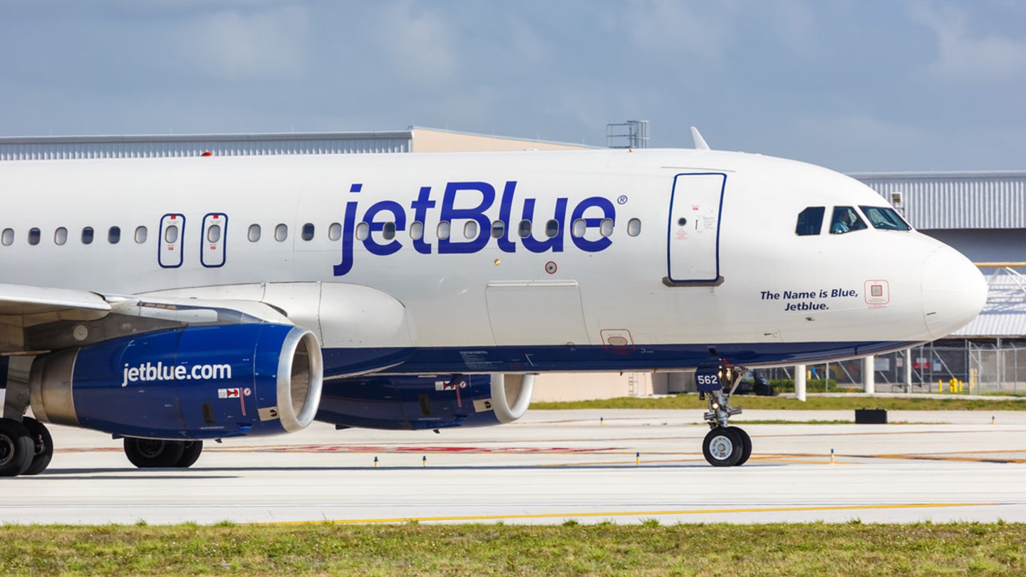 JetBlue iStock 1181410912