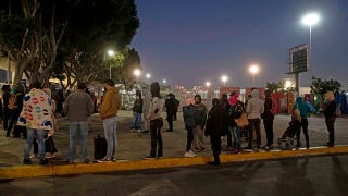 US begins admitting migrants from Mexico