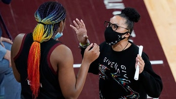 South Carolina returns to top of women's basketball poll