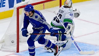 Matthews scores in 7th straight, Leafs beat Canucks 5-1