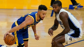 Curry goes off again with 10 3s as Warriors hold off Magic