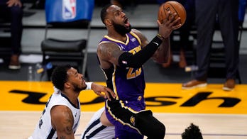 Davis propels Lakers past Grizz 115-105 for 7th straight win