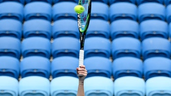 Hey, Australian Open TV viewers: Those claps aren't real