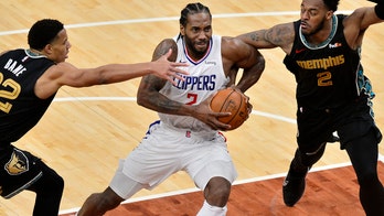 Leonard has 30 points, Clippers beat Grizzlies for split