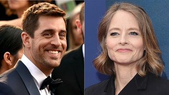 Jodie Foster thanks Packers quarterback Aaron Rodgers during Golden Globes speech