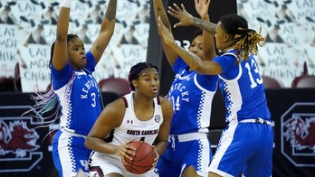 No. 2 South Carolina recovers to beat No. 17 Wildcats 76-55