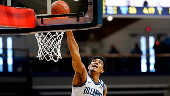 Samuels scores 32, leads No. 3 Villanova over Georgetown