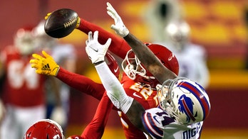 Chiefs' Juan Thornhill flashes 'SpongeBob' cleats ahead of Super Bowl LV