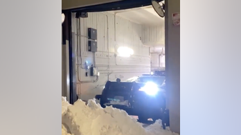 Antifa blocks Seattle police from responding to emergencies with snow barrier