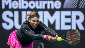 Serena Williams through easily in 1st Australian Open tuneup