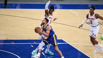 Curry leads Warriors past Knicks as fans return to MSG