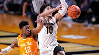 Bailey scores 21, No. 25 Tennessee beats Vanderbilt 70-58