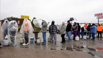 Texans running low on oxygen, energy company can't say when power will be back amid brutal storm