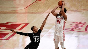 Grimes scores 20, No. 6 Houston routs Cincinnati 90-52