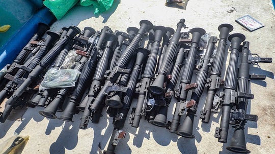 US Navy seizes large cache of smuggled weapons off Somalia