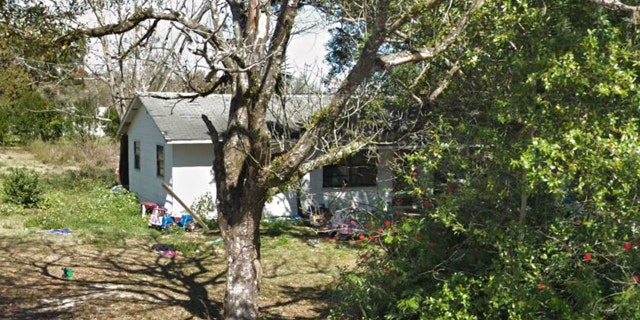 An exterior shot of Phillippa Main's now-viral listing.