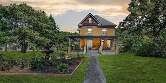 The home of "The Silence of the Lambs" antagonist Buffalo Bill was sold in January 2021 after being on the market for four months. (Credit: Alexis Zakis)