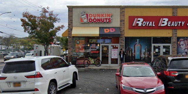 Instead of obliging the armed robber’s request, the employee — who told the Post he wished to remain anonymous — went to look for a weapon of his own.