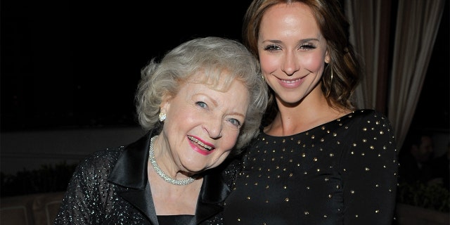 Jennifer Love Hewitt jokingly revealed that she thought she was 'going to kill' Betty White after a drunken night out. (Photo by Charley Gallay/Getty Images)