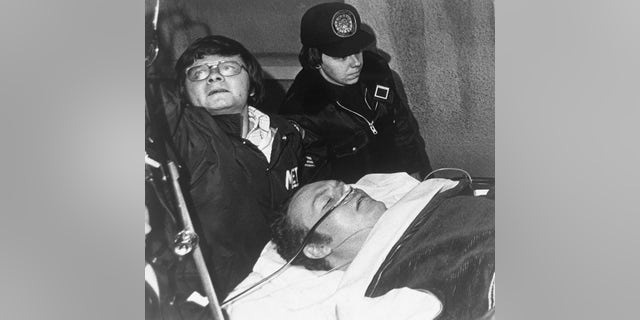 Real 'Mindhunter' John Douglas explains why White ...