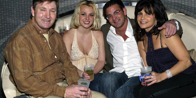 Singer Britney Spears (2nd,L) and family (L-R), father Jamie, brother Bryan and mother Lynne.