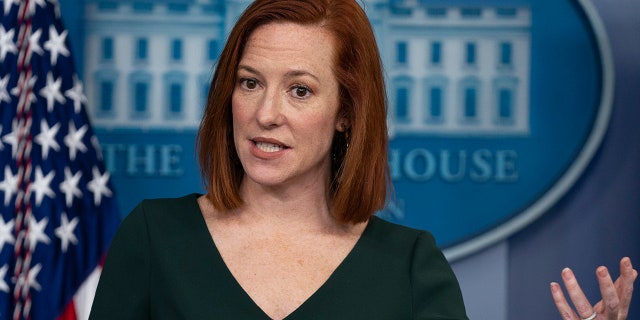 L'attachée de presse de la Maison Blanche, Jen Psaki, s'exprime lors d'un point de presse à la Maison Blanche, jeudi 25 février 2021, à Washington.  (Presse associée)