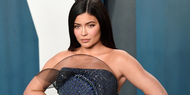 Kylie Jenner spent some quality time with Caitlyn Jenner in a new makeup video that was posted to YouTube. (Karwai Tang/Getty Images)