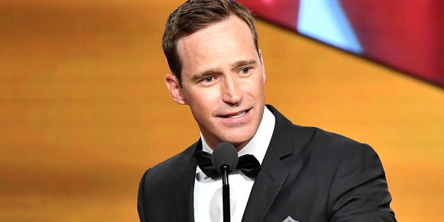 '危险!' fans are calling for executive producer Mike Richards to become the show's next host.
