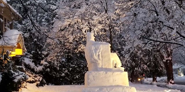 After many hours of carving and shaping, Abe’s head and shoulders became clear on Thursday night.