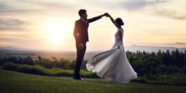 On average, a tented affair for 100 to 150 guests runs $8,500 to $16,000, he said, in tent widths from 24 to 66 feet and up to 146 feet long.