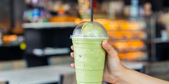 The "Shamrock Tea" is made with a matcha green tea latte, lemonade and vanilla bean powder, according to food blog Totally The Bomb. (iStock)