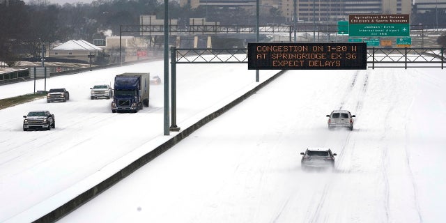 Drivers on Interstate 55 in Jackson, Miss., on Monday. (AP)