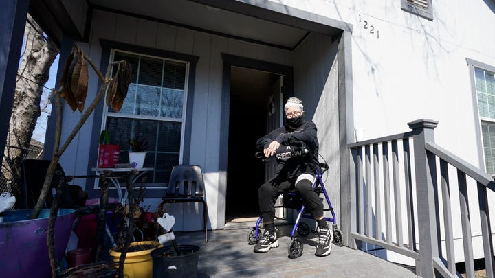 Fox News Flash top headlines for February 19