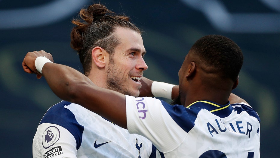 Bale Turns Back Time At Tottenham As Man U And Chelsea Draw Fox News