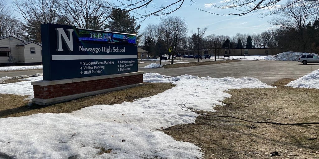 Michigan high school classroom rocked by student's homemade bomb - Vimarsana News