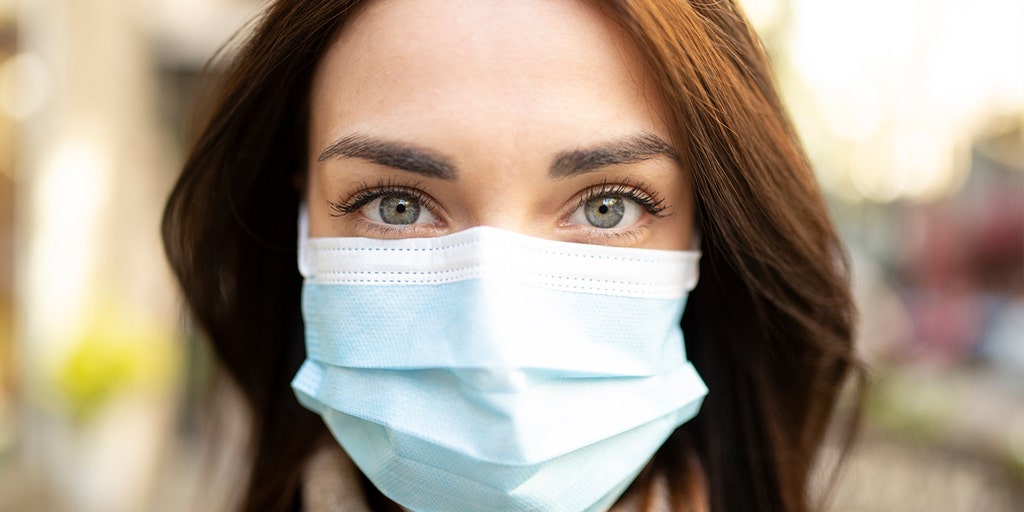 Dating coach claims you can still 'flirt with your eyes' in a face mask - Vimarsana News