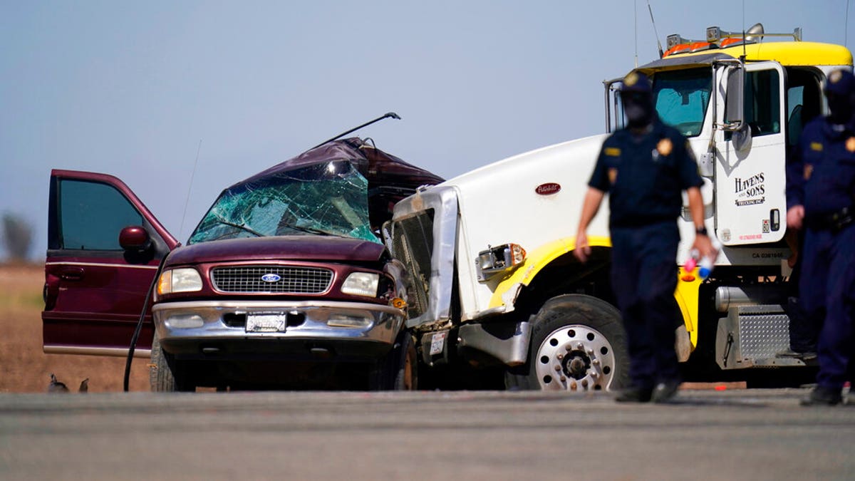Illegal immigrants involved in deadly crash near US-Mexico border paid ...