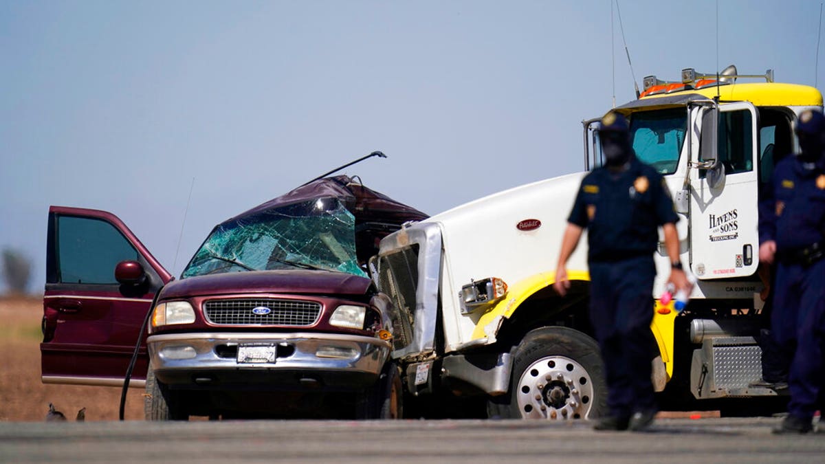 Illegal immigrants involved in deadly crash near US-Mexico border paid ...