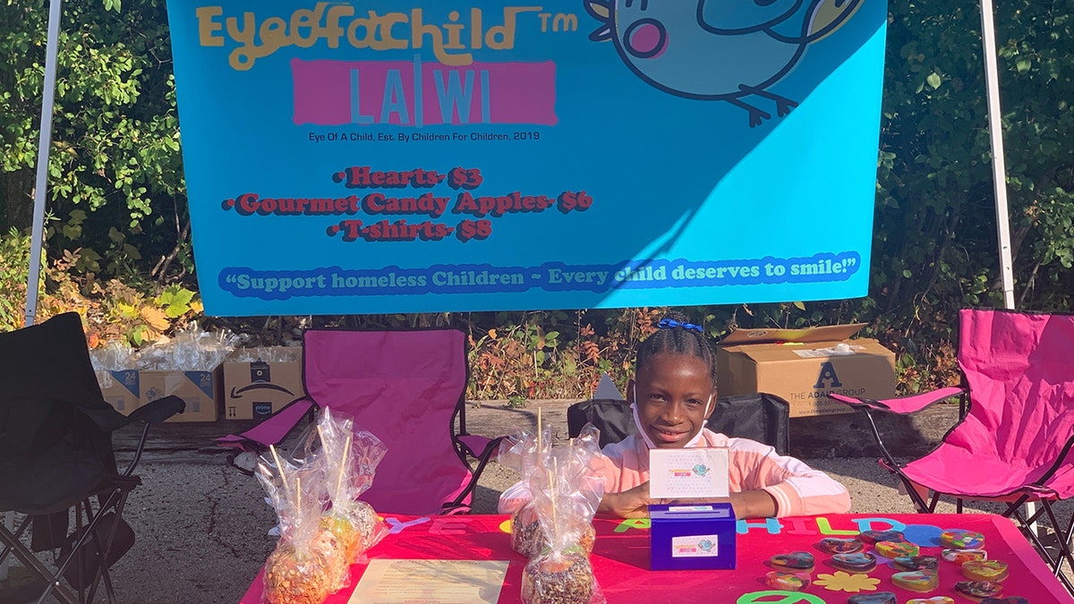 8-year-old Peyton at a pop-up shop for her charity Eye of a Child in Wisconsin. (Courtesy L. Anderson/_eyeofachild)