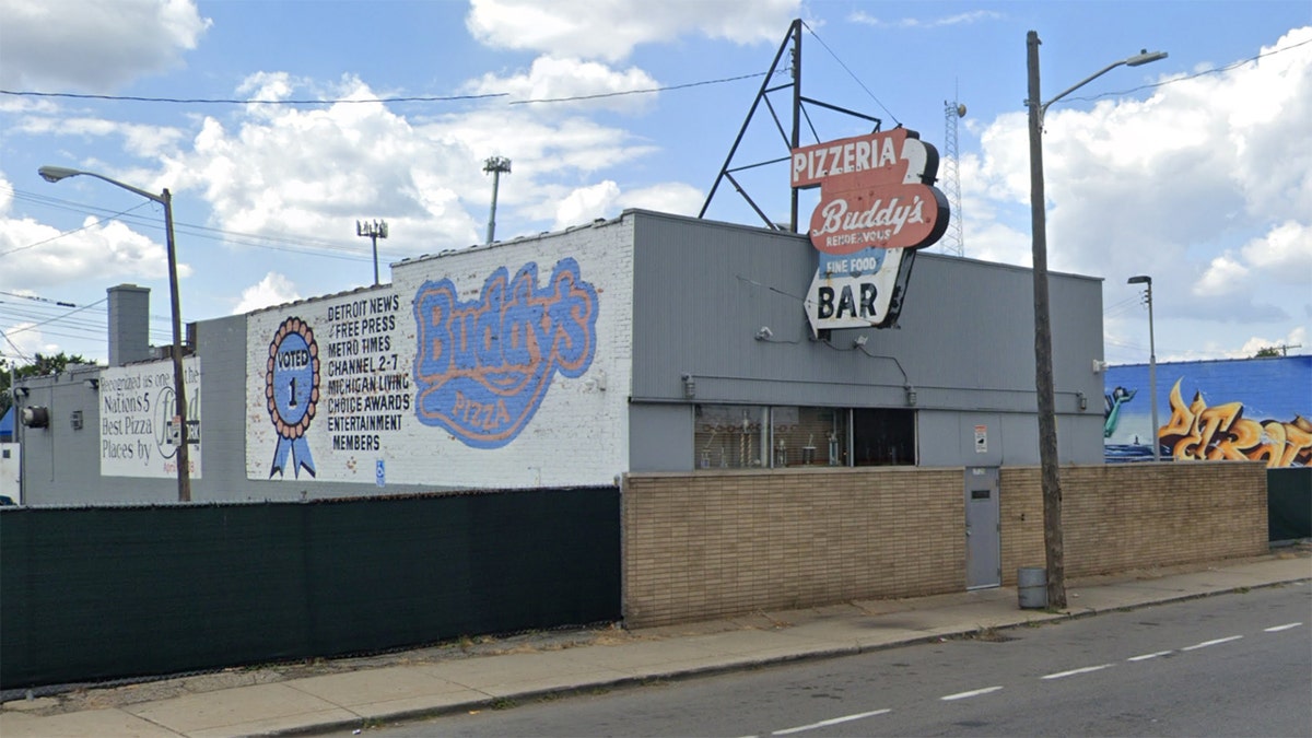 "If Pizza Hut's take on Detroit-style pizza is the best they can do, then maybe they should stop doing impressions and stick to knock-knock jokes," said?Wes Pikula, chief brand officer for Buddy's Pizza, in a press release issued this week.