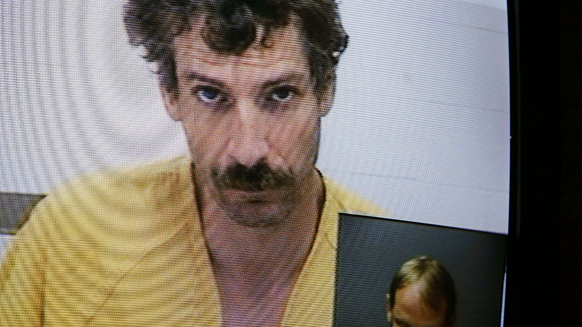 Joseph Edward Duncan III appears at his video arraignment from the Kootenai County jail on two counts of kidnapping in the first degree on July 5, 2005, in Coeur d' Alene, Idaho. (Getty Images)
